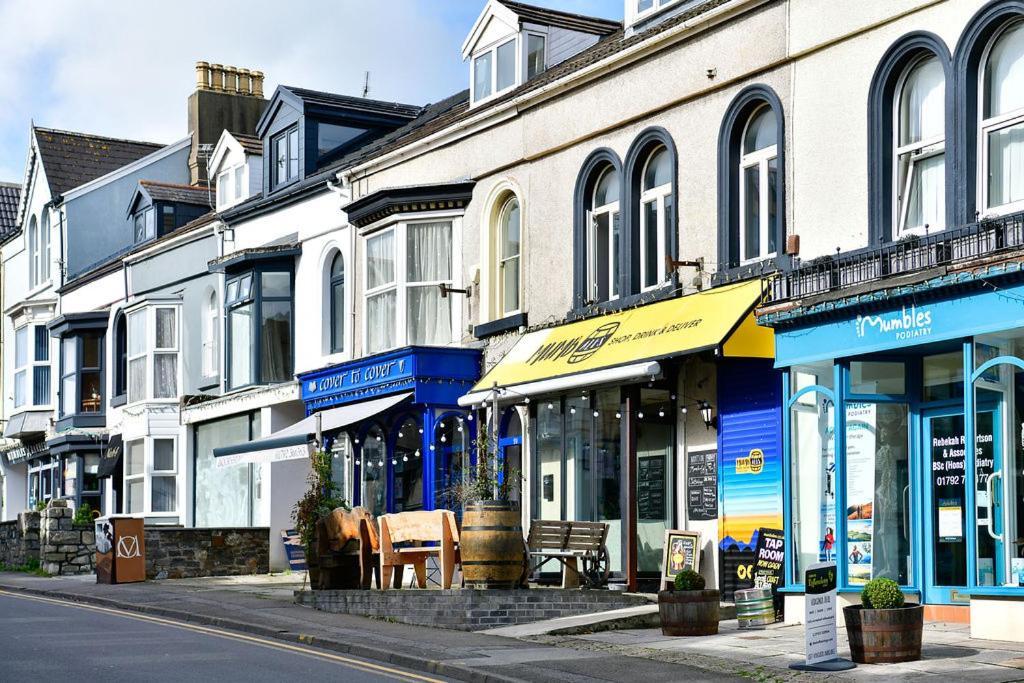 Spacious 2 Bedroom Apartment In The Heart Mumbles מראה חיצוני תמונה