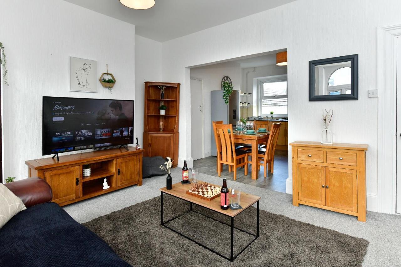 Spacious 2 Bedroom Apartment In The Heart Mumbles מראה חיצוני תמונה